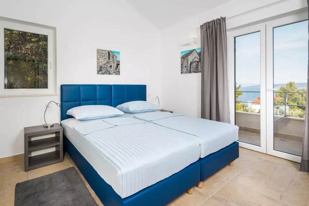 Schlafzimmer mit Blick zum Meer